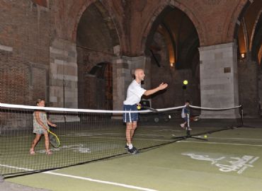TENNIS IN PIAZZA
